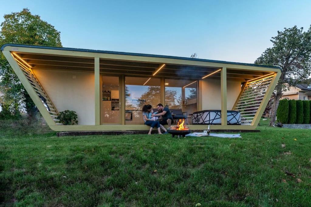 Holiday House Hona Lux Velike Lasce Exteriör bild