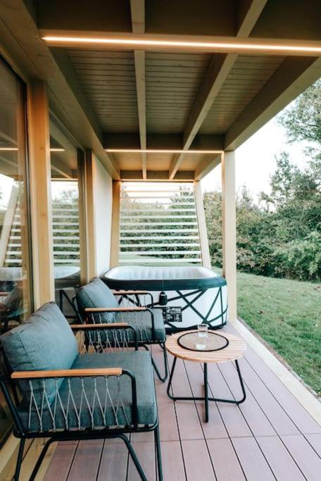 Holiday House Hona Lux Velike Lasce Exteriör bild