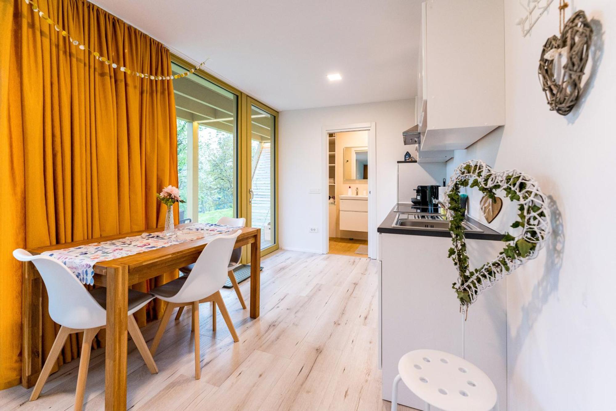 Holiday House Hona Lux Velike Lasce Exteriör bild